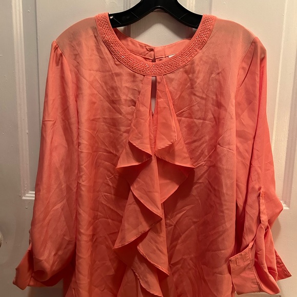 Woman’s dress shirt coral/peach great for work, dinner, family parties ect - Picture 5 of 5